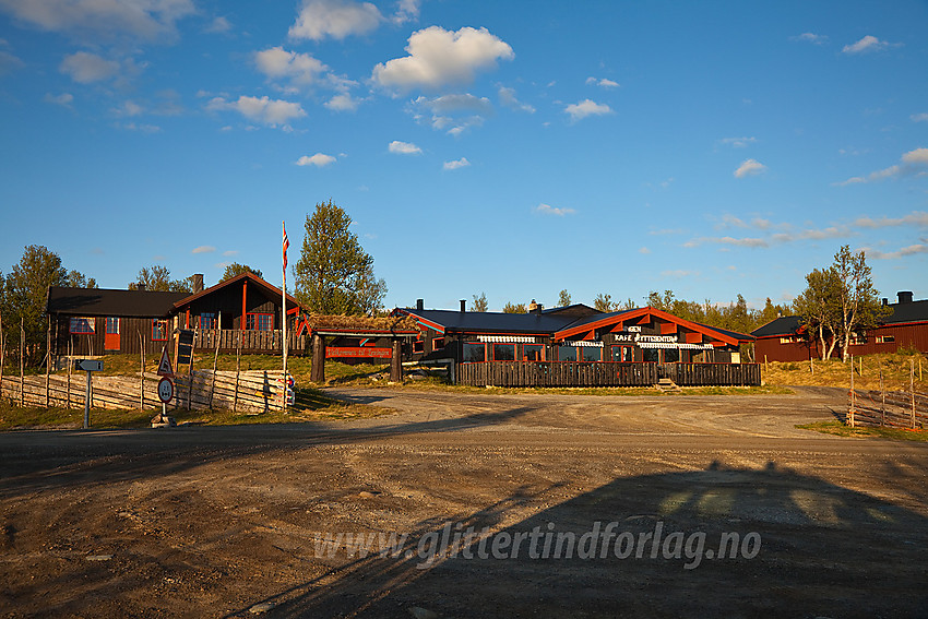 Sommerkveld ved Lenningen Kafe og Hyttesenter.