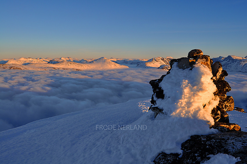 Fra varden på Smisetnebba mot Innerdalen og Trollheimen.