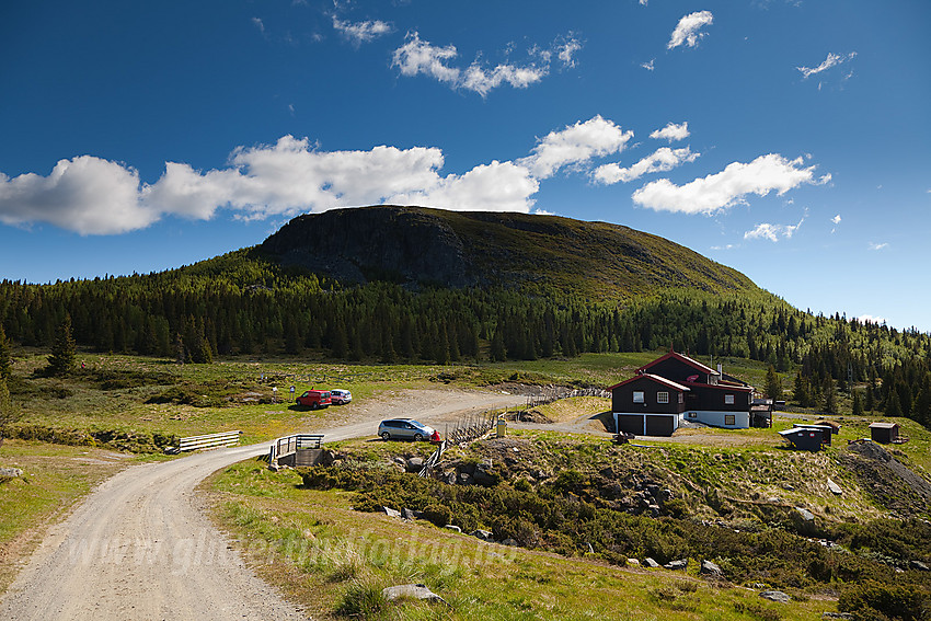 Ved Vangsjøen fjellstue mot Rabbalsmellen.