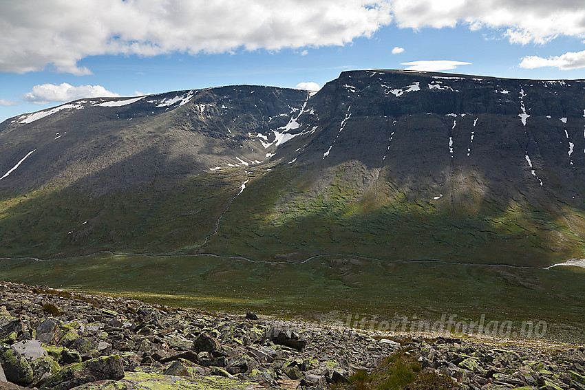 Under oppstigningen fra Hestebotten mot Klanten/Rankonøse med tilbakeblikk mot Hestebotten og over på Ranstongi (1900 moh).