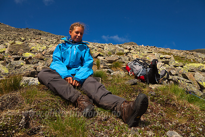 Pause i fjellsiden fra Hestebotten opp mot Gravarskardet (mellom Rankonøse og Klanten).