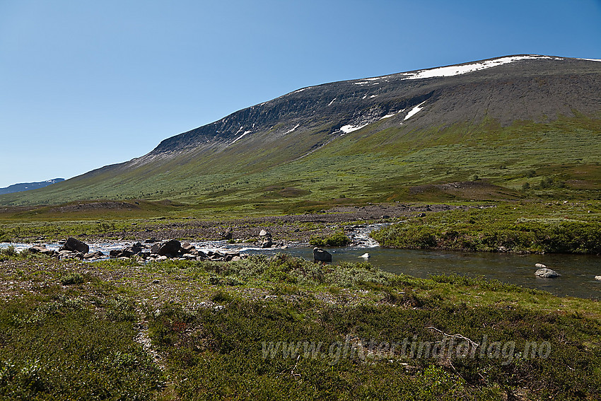 I smådalen ved Tverrvadet.