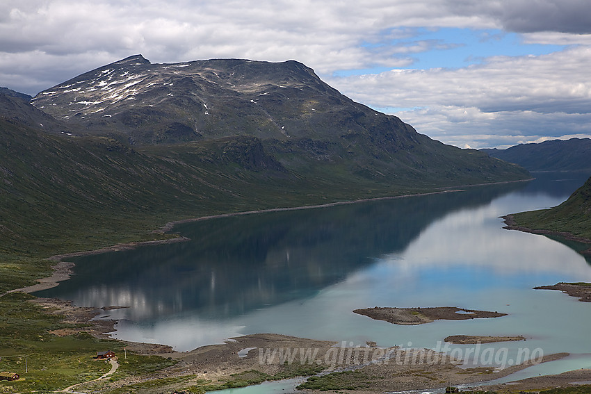 Ved Eidsbugarden mot Galdebergtinden (2075 moh) og Bygdin.