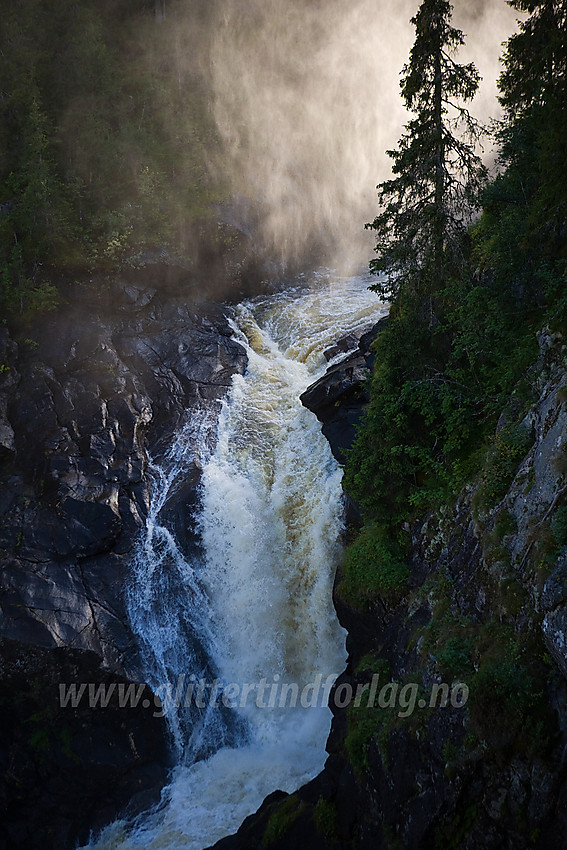 Ved fossefall i Høleraelva i Sør-Aurdal.