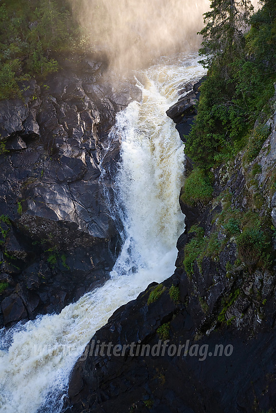 Ved fossefall i Høleraelva i Sør-Aurdal.