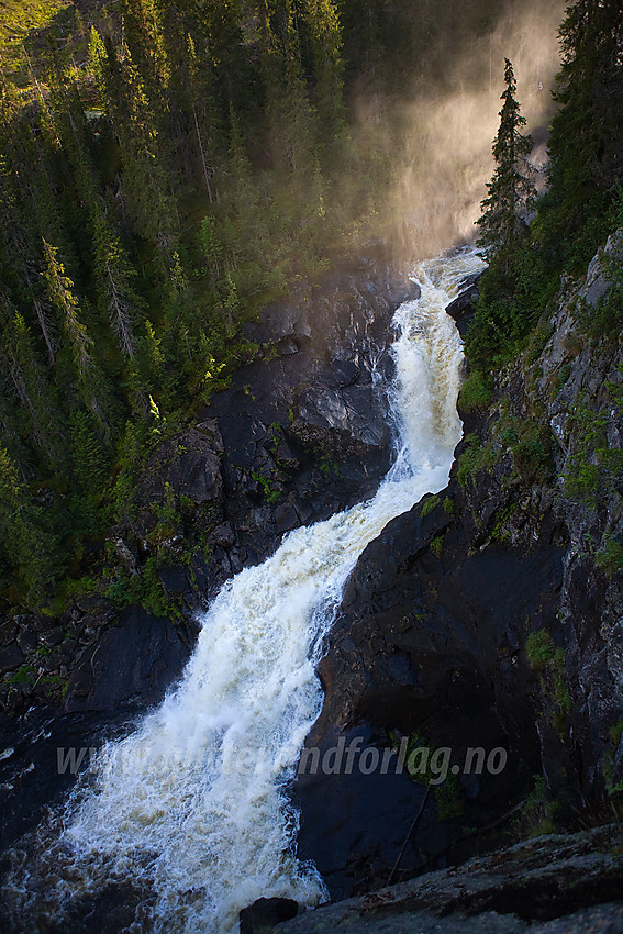 Ved fossefall i Høleraelva i Sør-Aurdal.