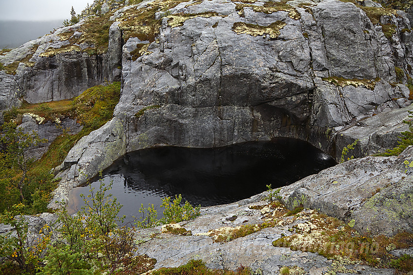 Jettegryte ved Kvitingen på grensa mellom Sør- og Nord-Aurdal.