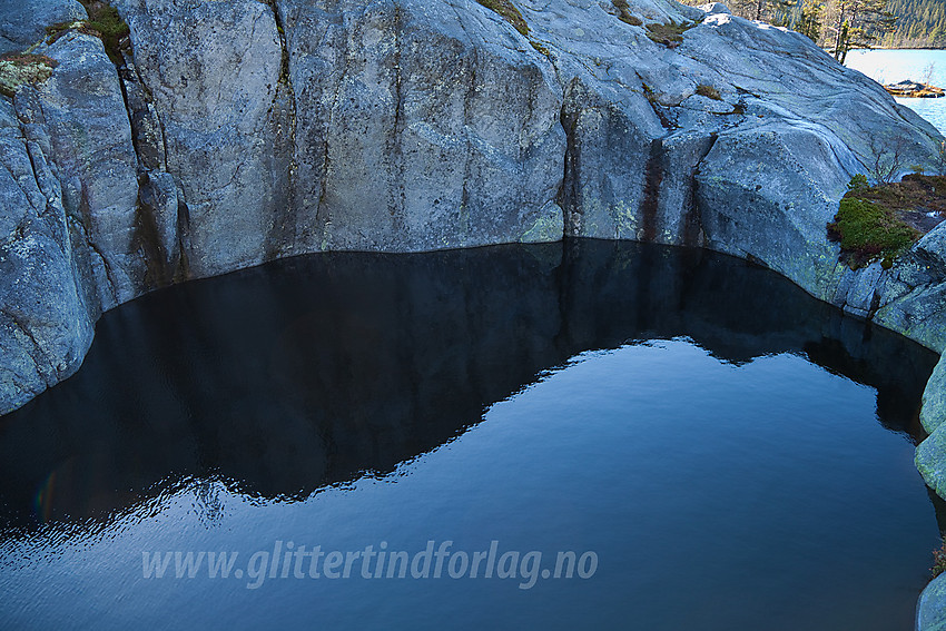 Jettegryte ved Kvitingen på grensa mellom Sør- og Nord-Aurdal.