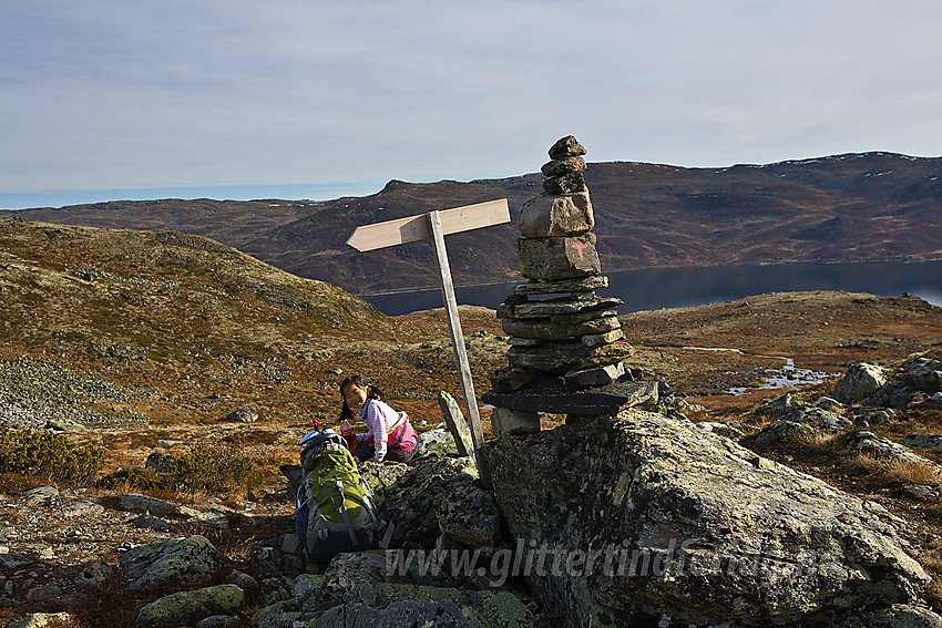 Pause ved stidele på turen fra Tyinstølen til Tyinstølnøse.