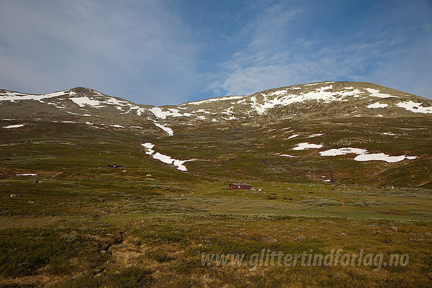 Ved Lægeret på tur mot Veslebotnskarvet (1778 moh) som ses i bakgrunnen til høyre.