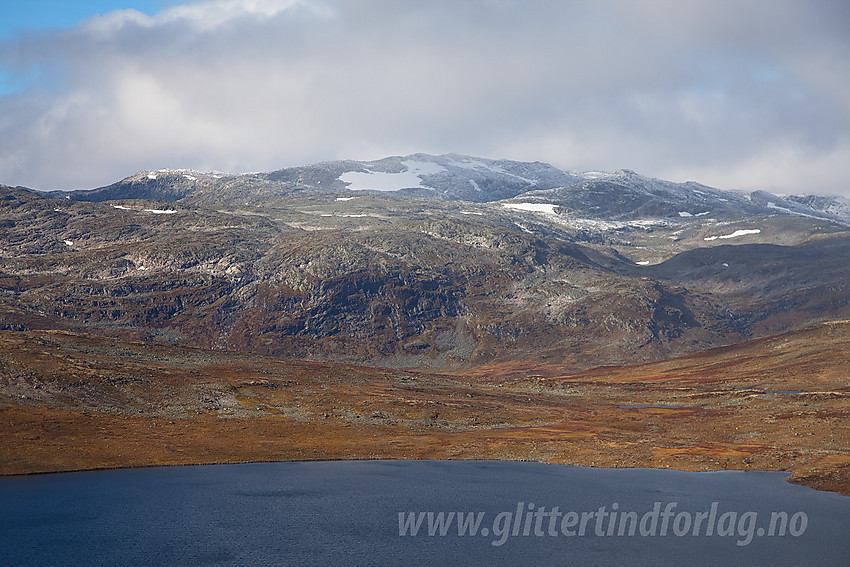 Fra sørlige del av Slettningseggen mot Grønevatnet og Berdalseken (1814 moh).