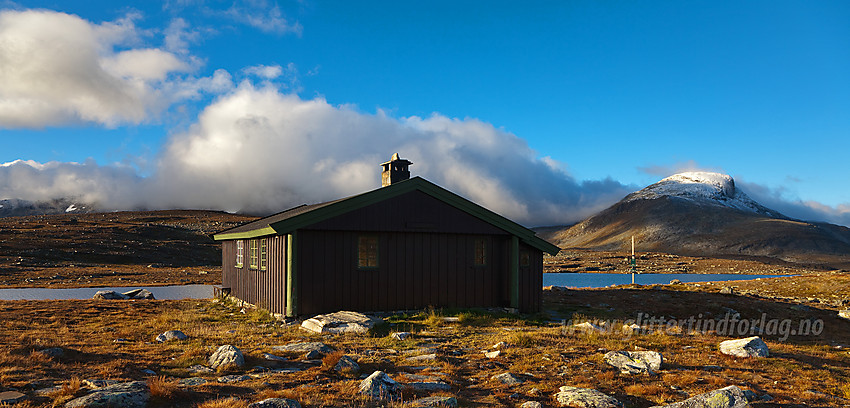 Sulebu har en flott beliggenhet med Suletinden (1780 moh) i bakgrunnen.