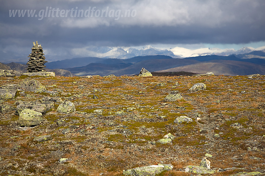 Stien fra Sulebu mot bl.a. Kljåen og Suleskardet. Jotunheimen skimtes i det fjerne.