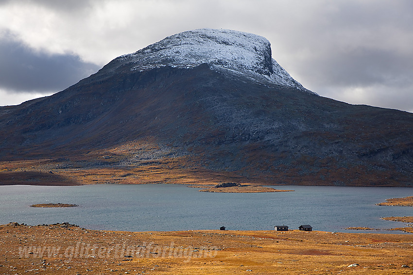 Mot Øvre Sulevatnet og Suletinden (1780 moh) fra nordøst.