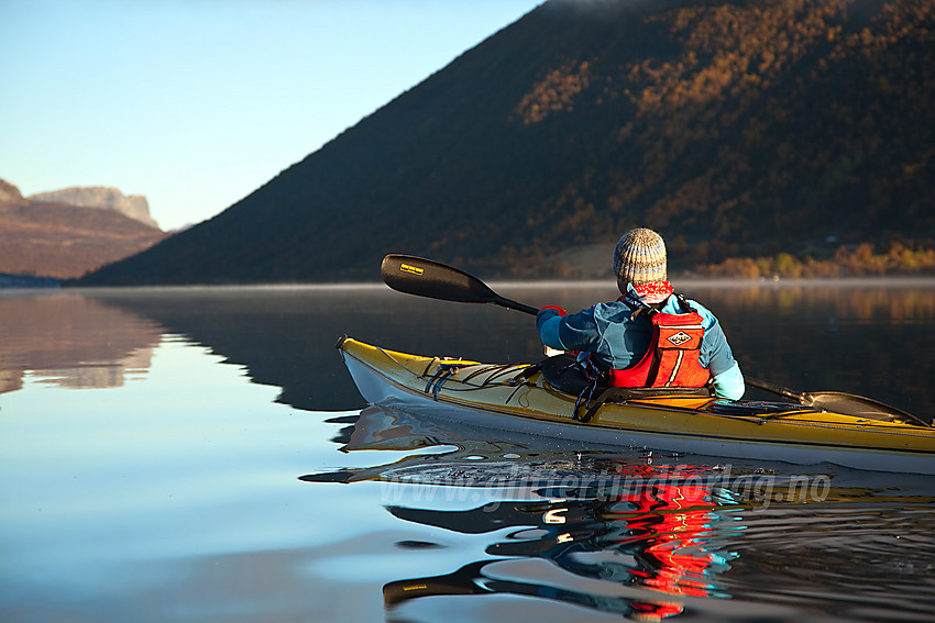 Padling på Helin en flott høstmorgen.