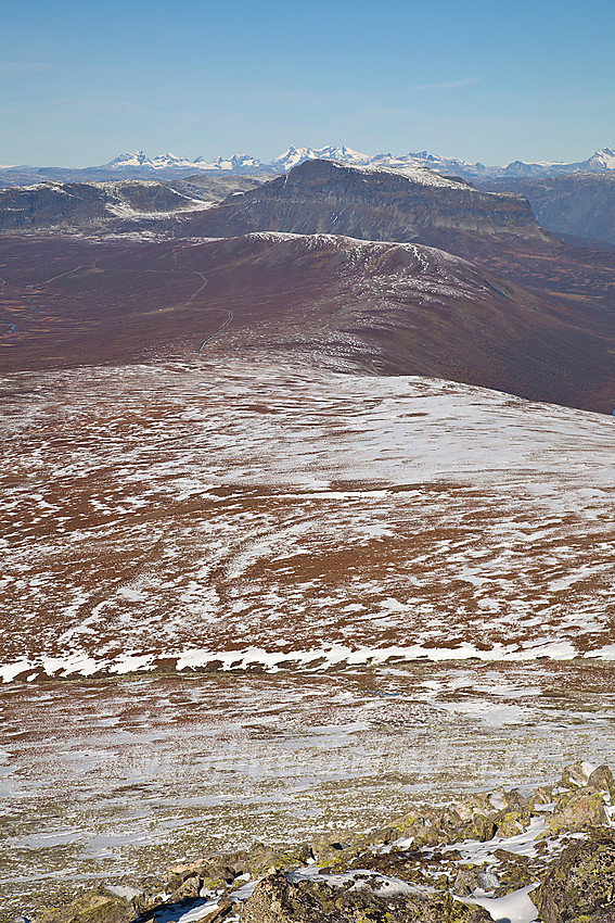 Fra Gråskarvet mot Smådalsfjellet, Grindane og Jotunheimen.