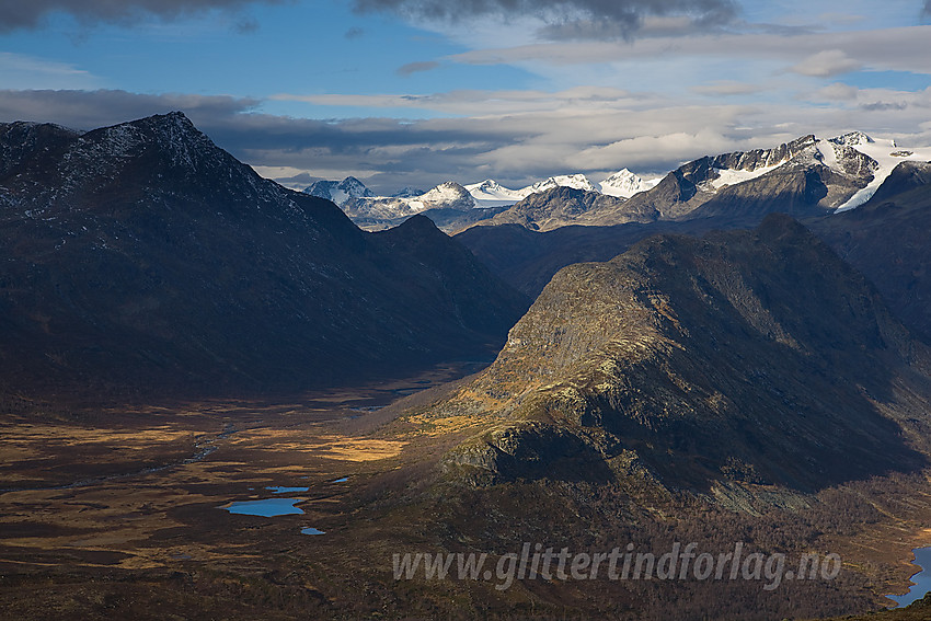 Fra Nørdre Brurskardknappen mot Knutshøe (1517 moh).