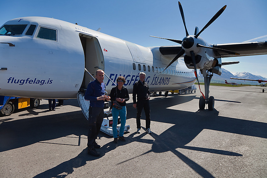 Etter landing på Akureyri flyplass i perfekt vær på dagen for avreise mot Jan Mayen.