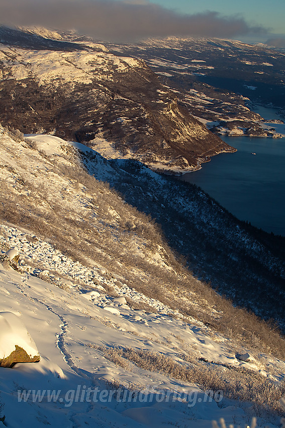 På vei opp flanken mot Bergsfjellet Øst. Vennis og Vangsmjøse i bakgrunnen.