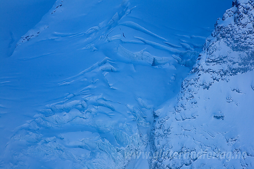 Luftfoto av parti på Styggedalsbreen oppunder Sentraltind.