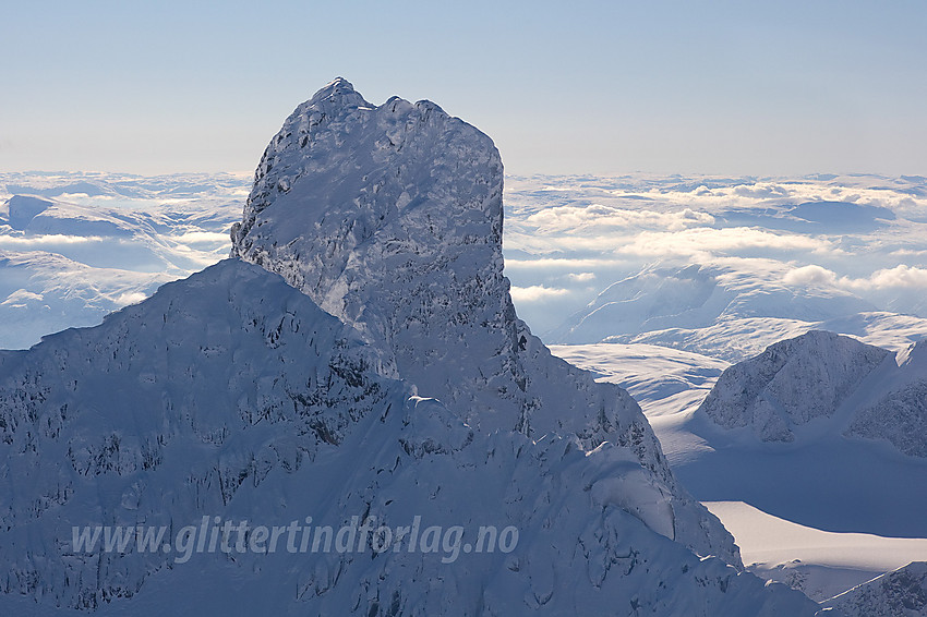 Mot Skagastølsryggen med Halls Hammer opp mot Vetle Skagastølstinden og Storen (2405 moh) bak.