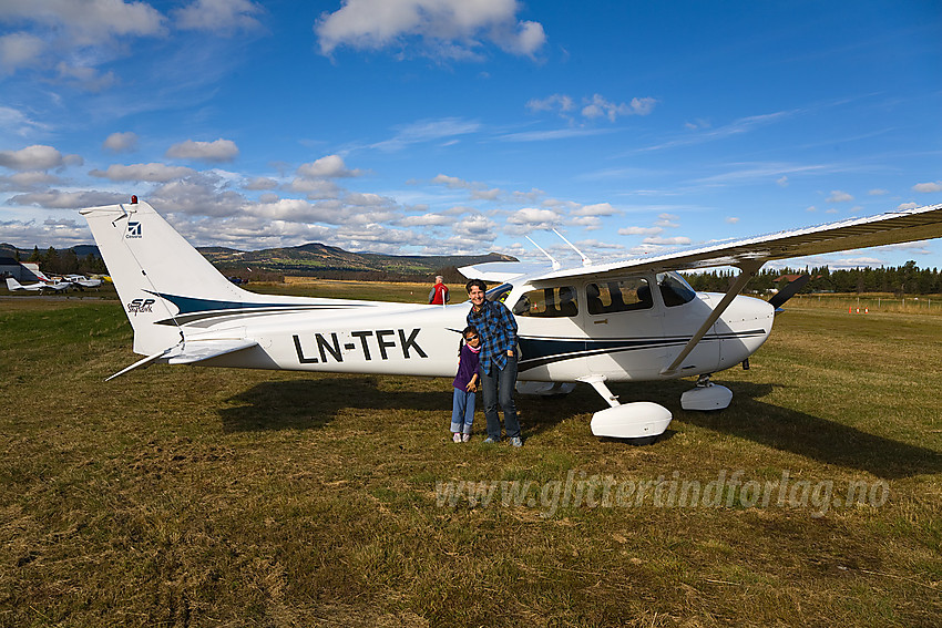 Ved fly på Klanten klare for avgang mot fjellet.