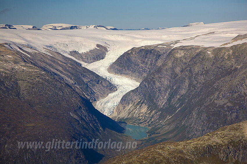 Innover mot Nigardsbreen.