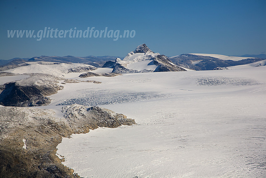 Jostedalsbreen innover mot Lodalskåpa (2083 moh).