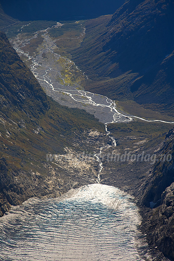 Fronten på Stigaholtbreen etterfulgt av Trongedalen og Fåbergstølsgrandane.