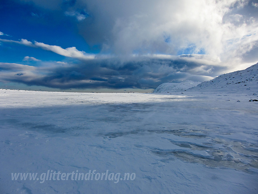 Stemningsfull retur over Rjupetjednet etter en tur til Øystre Fagerdalshøe.