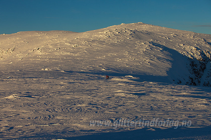 På vei mot Mugna (2159 moh) på fellestur i regi av Valdres Tur- og Fjellsportlag.