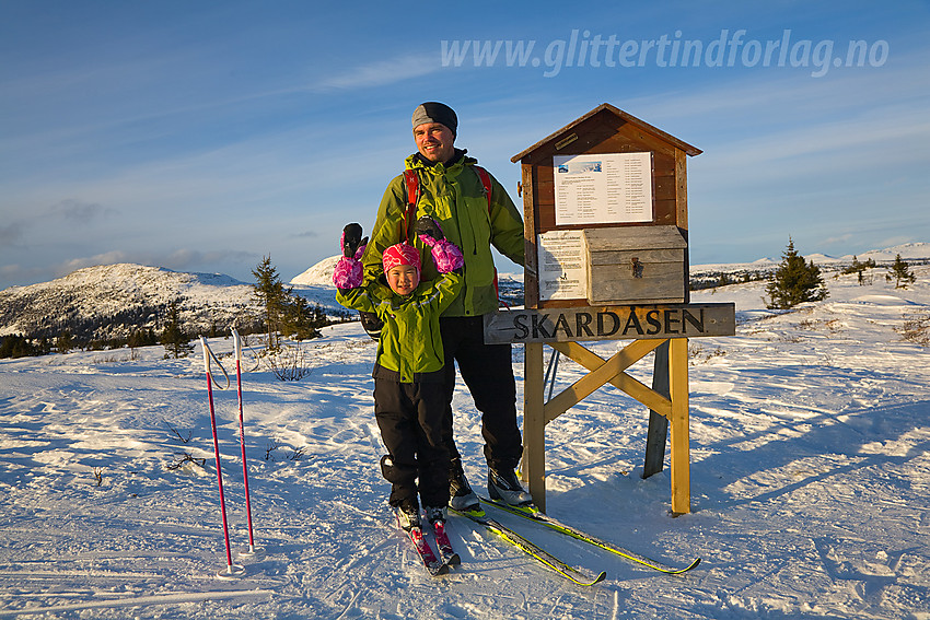 På toppen av Skardåsen (1071 moh). Skarvemellen i bakgrunnen.