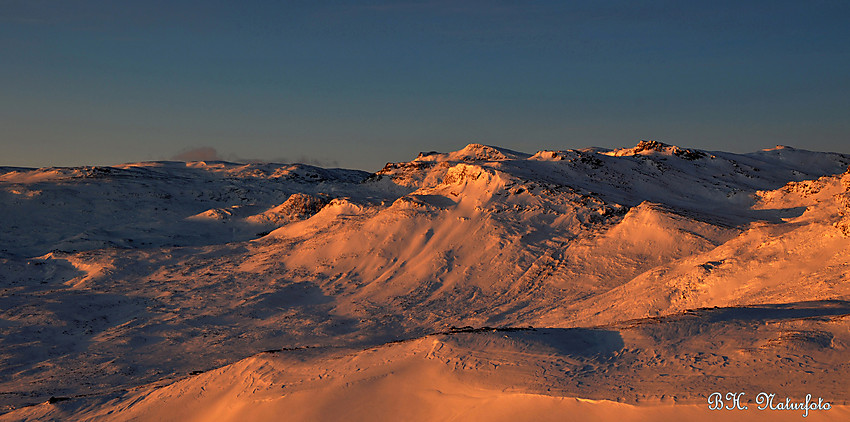 Fra Båtskaret mot Velumskaret og Mugnetind 