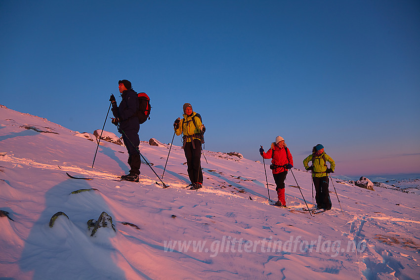 Skiløpere på vei opp bakkene fra Valdresflye.