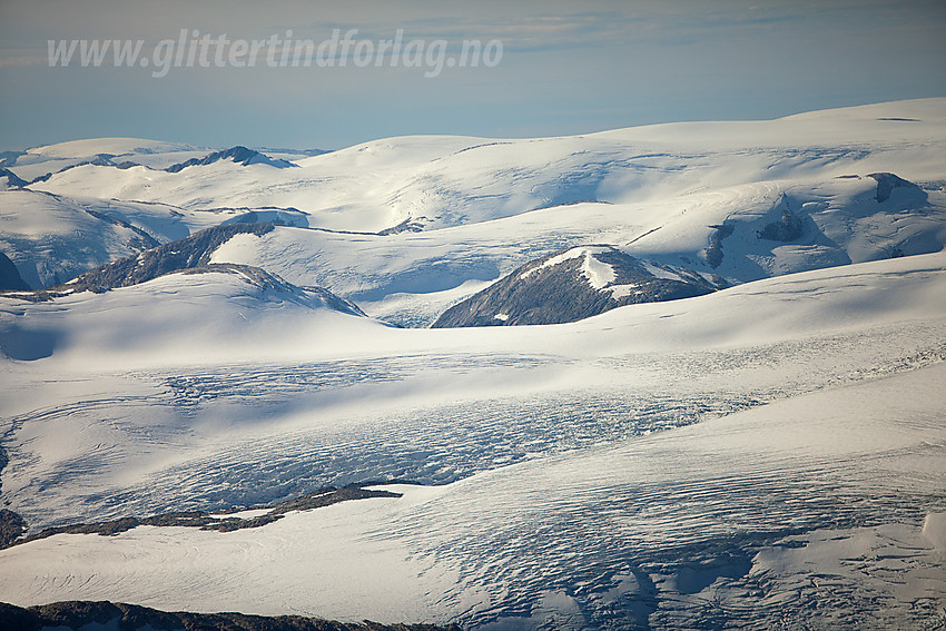 Bølgende brelandskap på Jostedalsbreen.