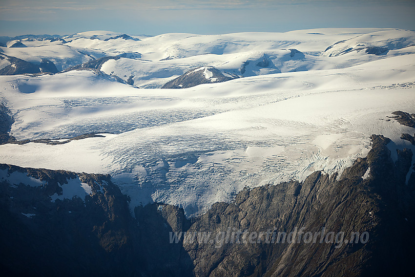 Bølgende brelandskap på Jostedalsbreen.