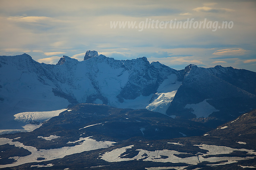 Flytur over Sognefjellet med utsikt til Hurrungane.