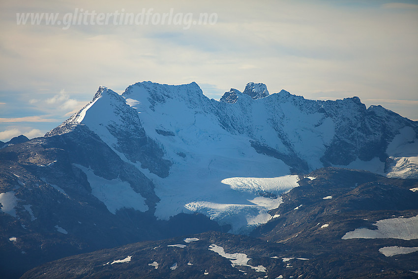 Flytur over Sognefjellet med utsikt til Hurrungane.