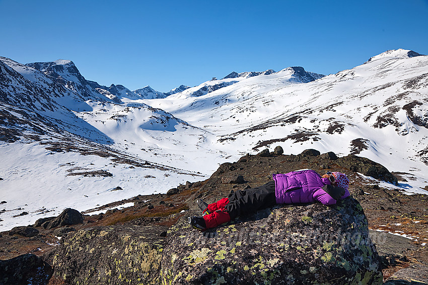 På Raudhamran med flotte Leirungsdalen i bakgrunnen.