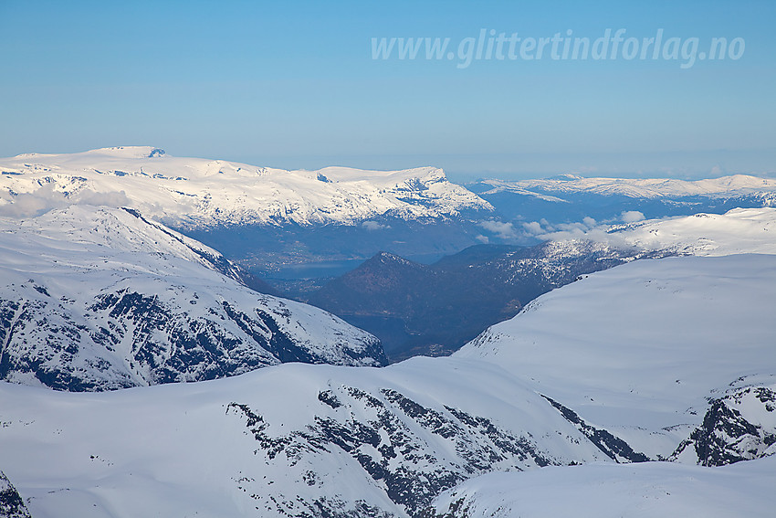 Utsikt fra Snønipa mot bl.a. Gjegnalundbreen og Gjegnen.