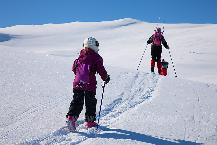 På vei til Slettningsegge med Barnas Turlag Valdres.