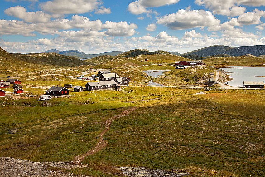 Ved Fagerstrand i østenden av Bygdin med Bygdin kafeteria og Bygdin høyfjellshotell.