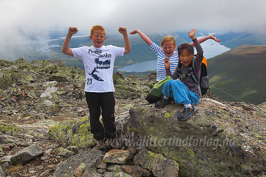 På toppen av Grindane med Helin i bakgrunnen.