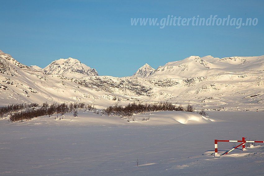 Ved Fleinsendin med Jotunheimen og Gjendealpene i bakgrunnen.