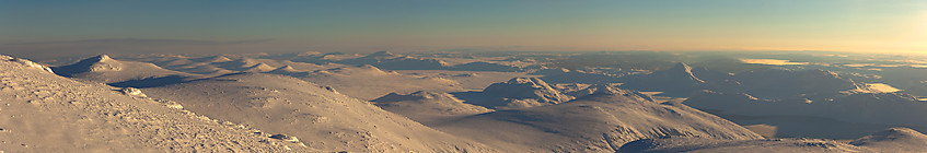 Panorama fra Kalvehøgde mot Raslet og Bitihorn m.m.