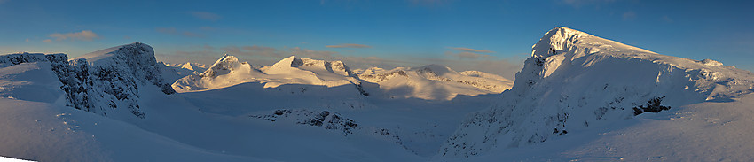 Vestre, Midtre og Austre Kalvehøgde. Gjendealpene i bakgrunnen.