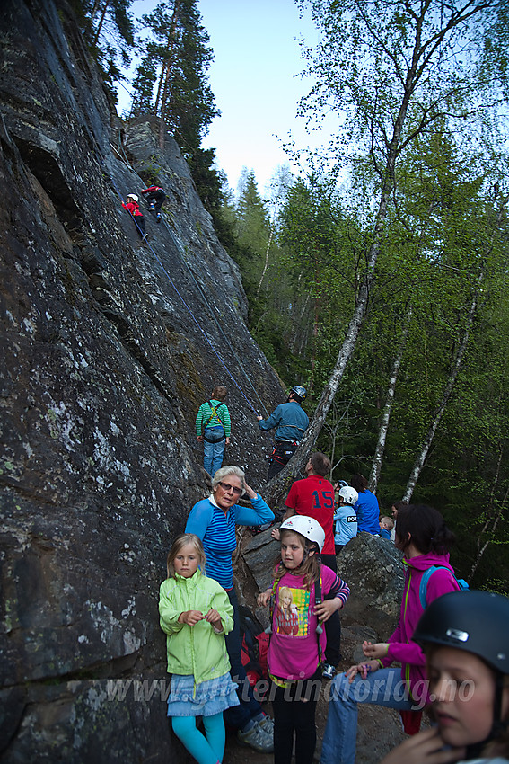 Klatring med Barnas Turlag Valdres i Flaggberget.