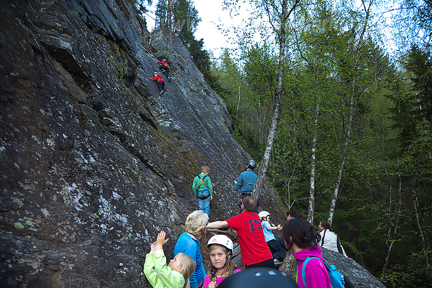 Klatring med Barnas Turlag Valdres i Flaggberget.