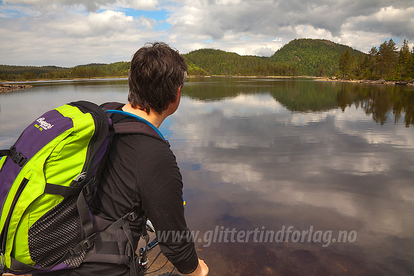 Ved Eiangen med Vardefjell i bakgrunnen.