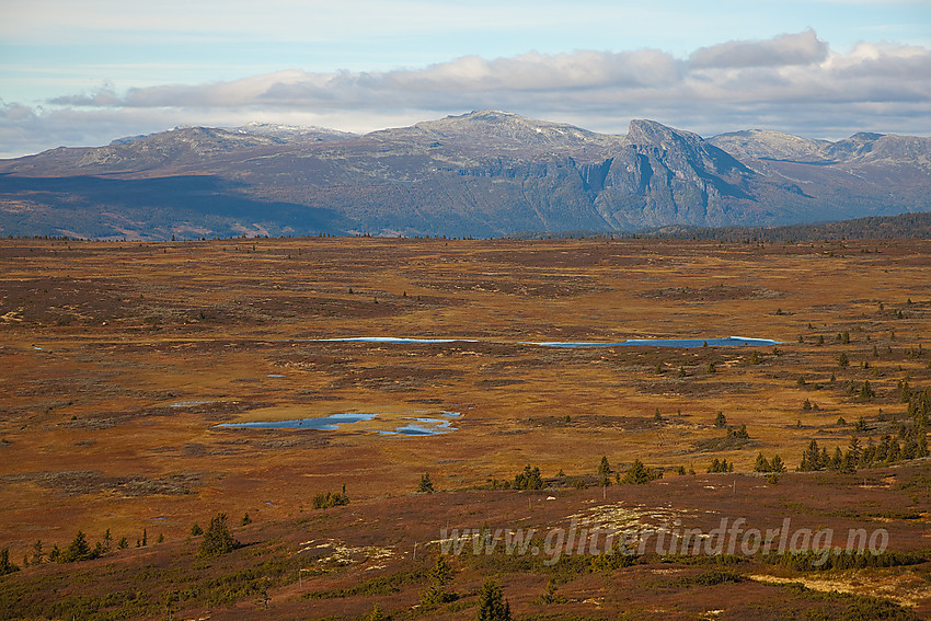 Utsikt fra Storefjell mot Såta og Storehorn i Hemsedal.